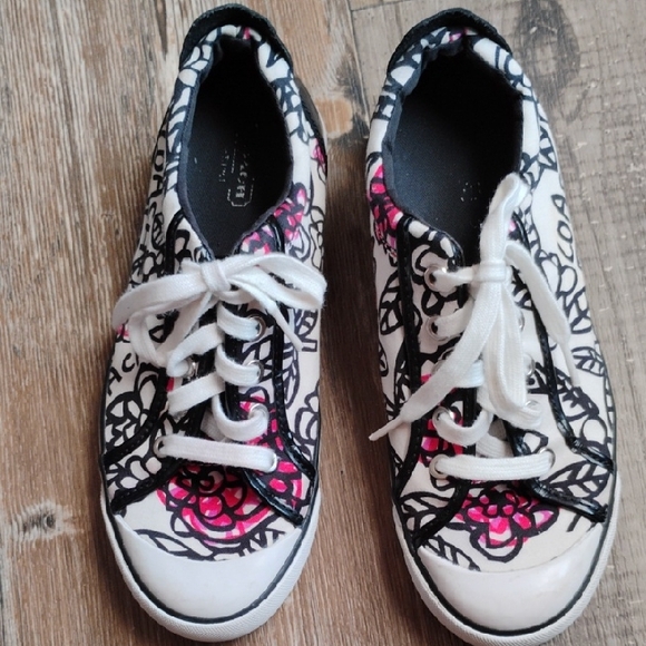 Women'sCoach Poppy Barrett Floral Canvas Sneakers - Picture 1 of 11